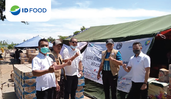 Holding Pangan ID FOOD peduli bencana banjir di Kota Serang Provinsi Banten.
