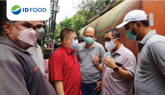 Dorong Ketersediaan dan Stabilitas Harga, Holding Pangan ID FOOD kembali Distribusikan Minyak Goreng di Sejumlah Pasar Tradisional Jakarta dan Banten